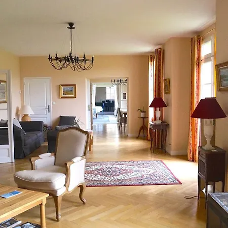 Semesterbostad Malo, Malouiniere Le Pre Du Vau Garni